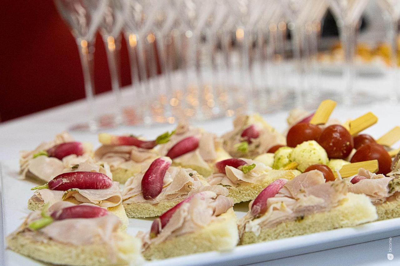 Logis Hotel & Restaurant - Le Relais De Montigny Монтиньи Экстерьер фото