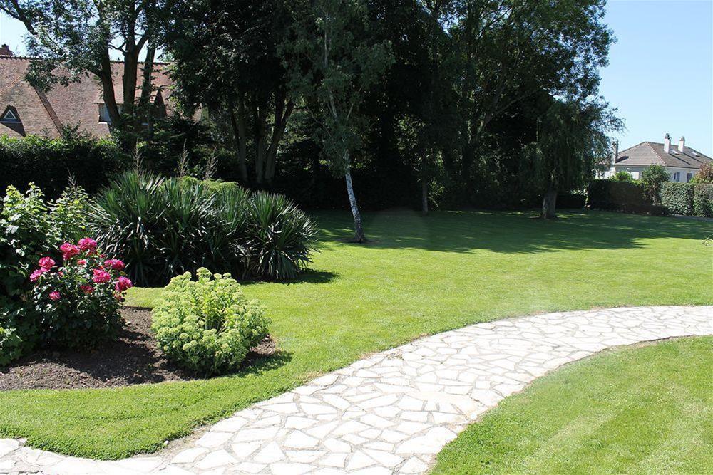 Logis Hotel & Restaurant - Le Relais De Montigny Монтиньи Экстерьер фото