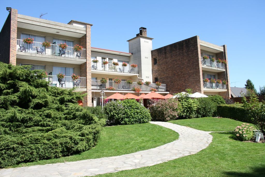 Logis Hotel & Restaurant - Le Relais De Montigny Монтиньи Экстерьер фото
